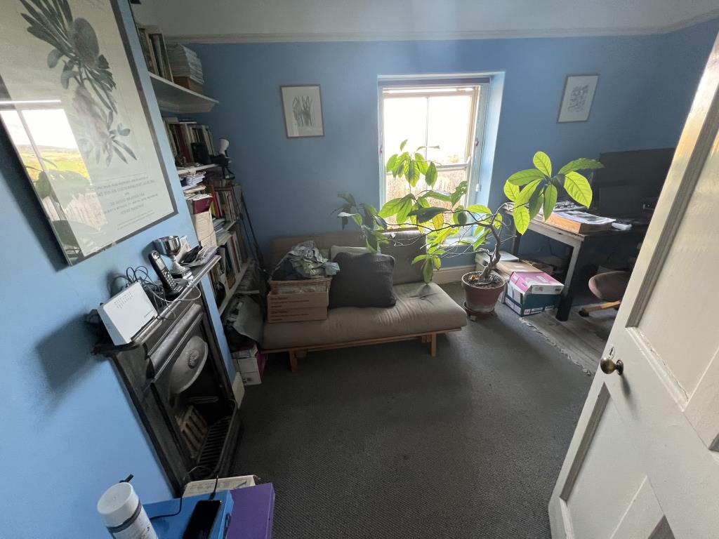 Lot: 16 - DETACHED THREE-BEDROOM COTTAGE FOR IMPROVEMENT WITH PLANNING FOR EXTENSION - General view of bedroom 3